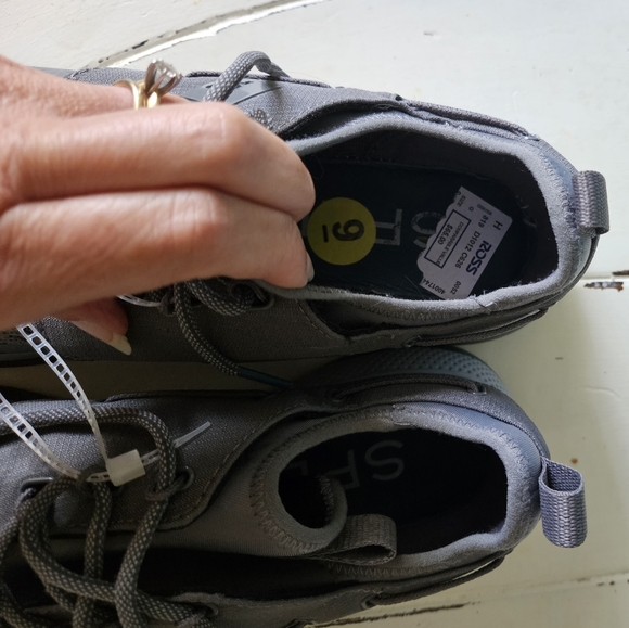 Brand new with tag Sperry water shoes, grey - Picture 6 of 6